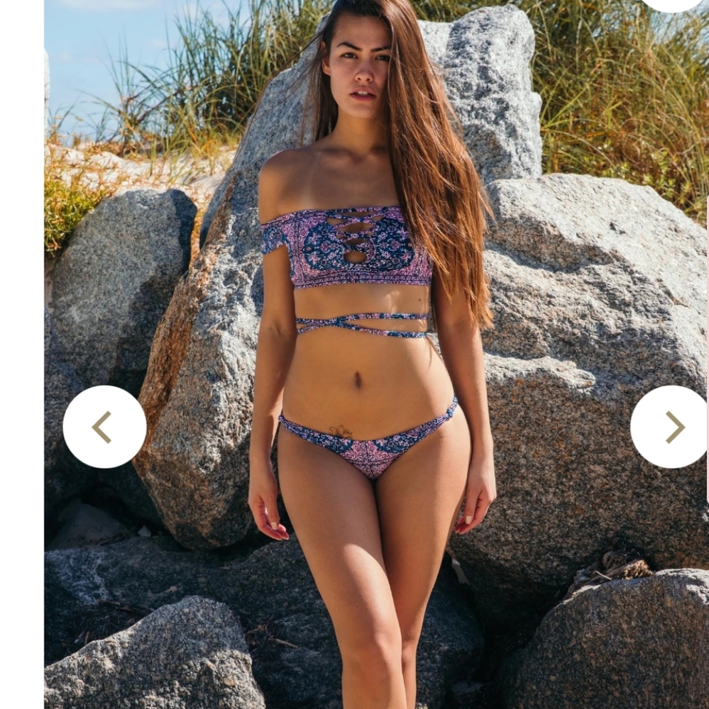 🆕️💋LACE UP FRONT STRAPPY TWO-PIECE SWIMSUIT 💋💋